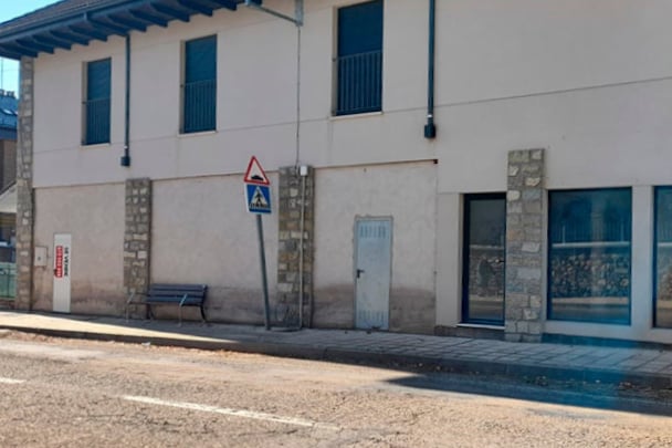 Calle Emiliano Alonso Sánchez-Lombas, 17, Puebla de Lillo, LEO 24855 - Unit Pta. 01 -  - Interior Photo - Image 1 of 7