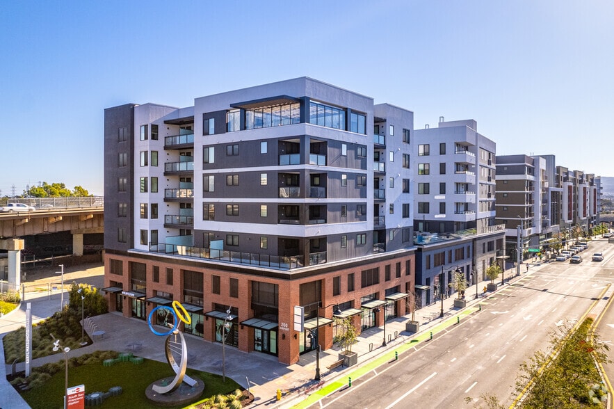 150 Airport Blvd, South San Francisco, CA à louer - Photo du bâtiment - Image 2 de 5