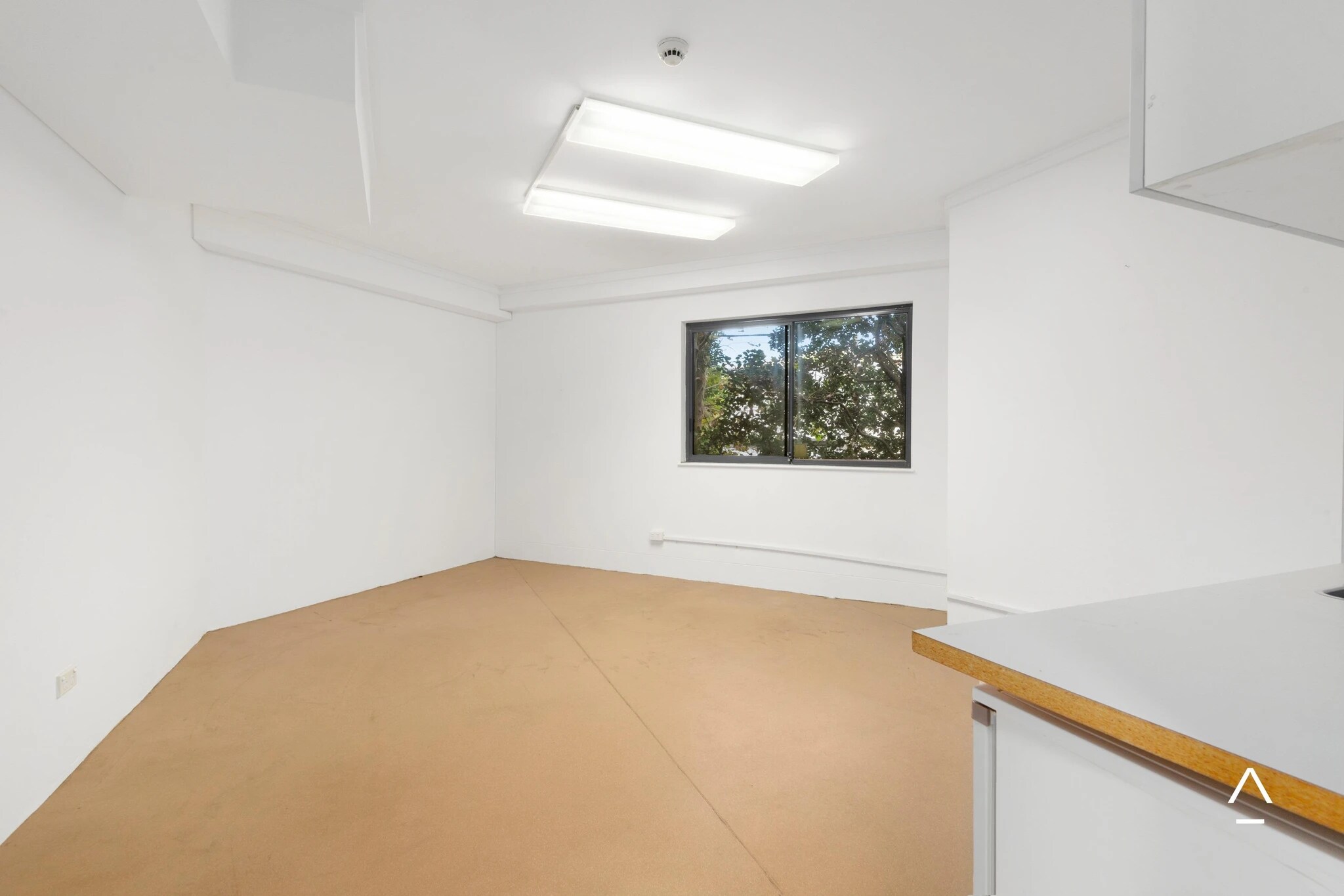 138 Carillon Ave, Newtown for lease Interior Photo- Image 1 of 3