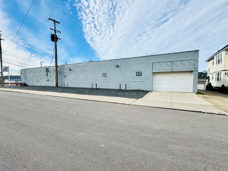 5067 Turney Rd, Cleveland, OH for lease - Building Photo - Image 3 of 7