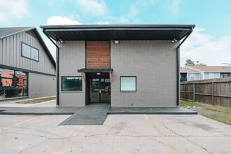 6801 N Navarro St, Victoria, TX for lease Building Photo- Image 1 of 12