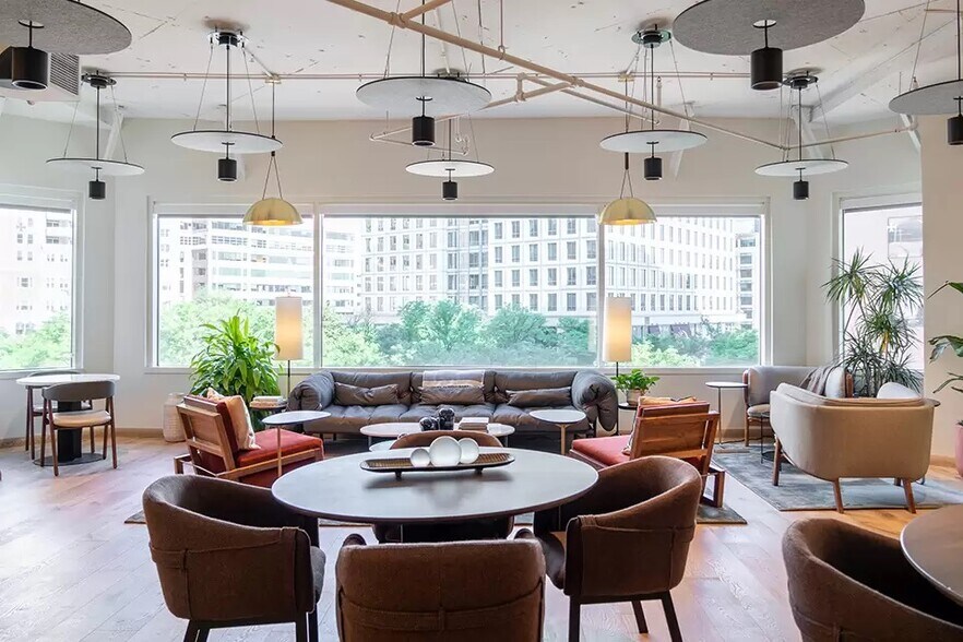 4201 Wilson Blvd, Arlington, VA à louer - Photo intérieure - Image 3 de 11