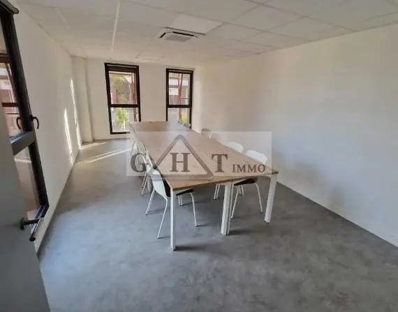 Industrial in Fontenay-sous-Bois for sale - Building Photo - Image 2 of 5