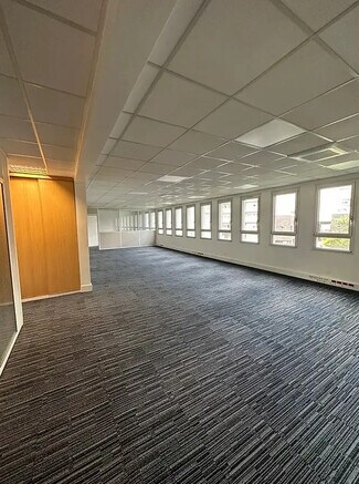 More details for 2 Rue Du 19 Mars 1962, Clichy - Office for Lease