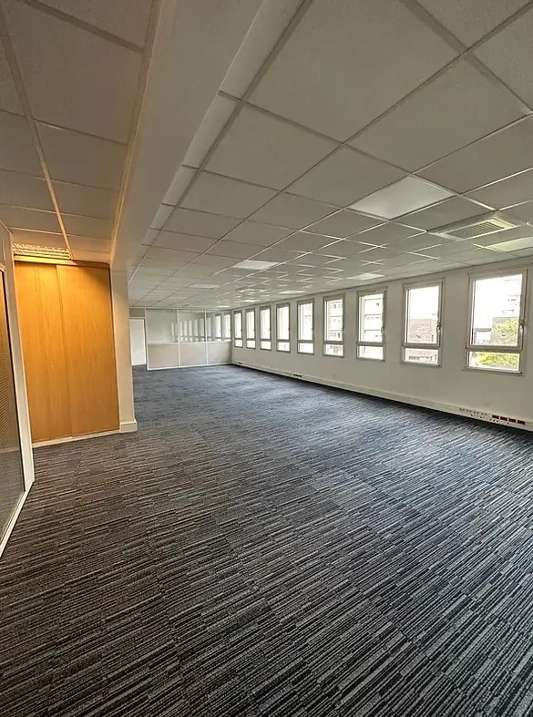 2 Rue Du 19 Mars 1962, Clichy à louer Photo du bâtiment- Image 1 de 10