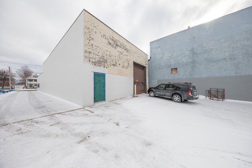 824 E 222nd St, Euclid, OH à vendre - Autre - Image 2 de 25