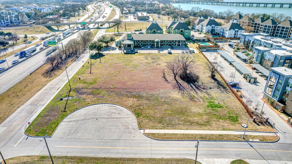 1625 I-30, Garland, TX à vendre - Photo du bâtiment - Image 2 de 11