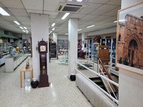 Retail in Madrid, Madrid for lease Interior Photo- Image 2 of 14