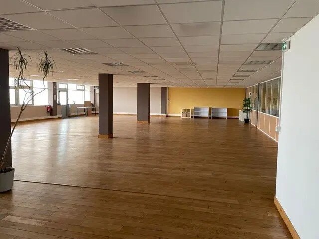 Office in Dijon for lease Interior Photo- Image 1 of 6