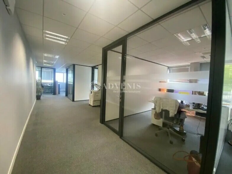 Office in Saint-Germain-en-Laye for lease - Building Photo - Image 3 of 7