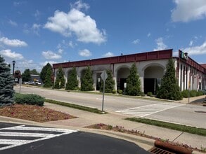 400 Missouri Ave, Jeffersonville, IN for lease Interior Photo- Image 1 of 4