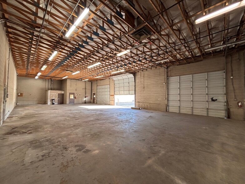 1107-1119 W Ranch Rd, Tempe, AZ à louer - Photo du bâtiment - Image 2 de 9