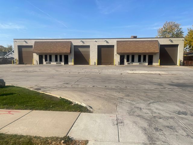 8316-8318 S 77th Ave, Bridgeview, IL for lease Building Photo- Image 1 of 12