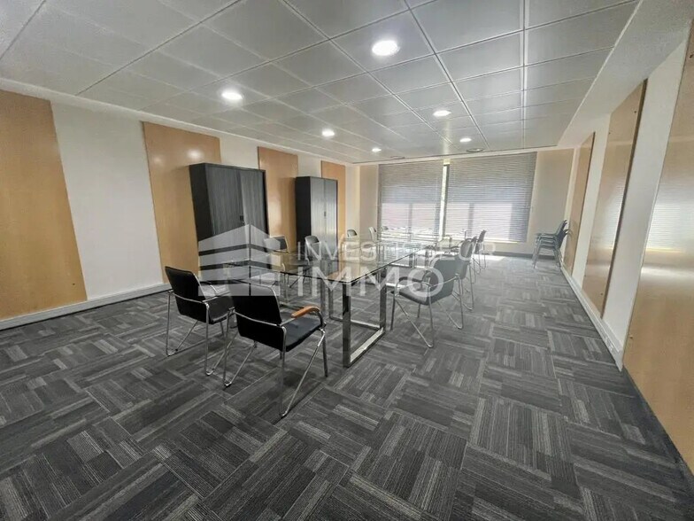 Bureau dans Évry-Courcouronnes à louer - Photo intérieure - Image 1 de 3