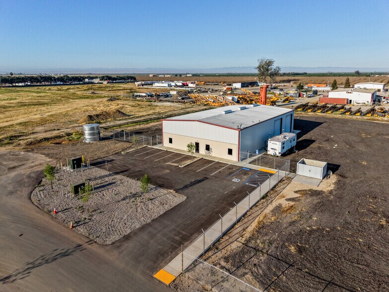 30732 San Diego st, Shafter, CA à louer - Photo du bâtiment - Image 2 de 7