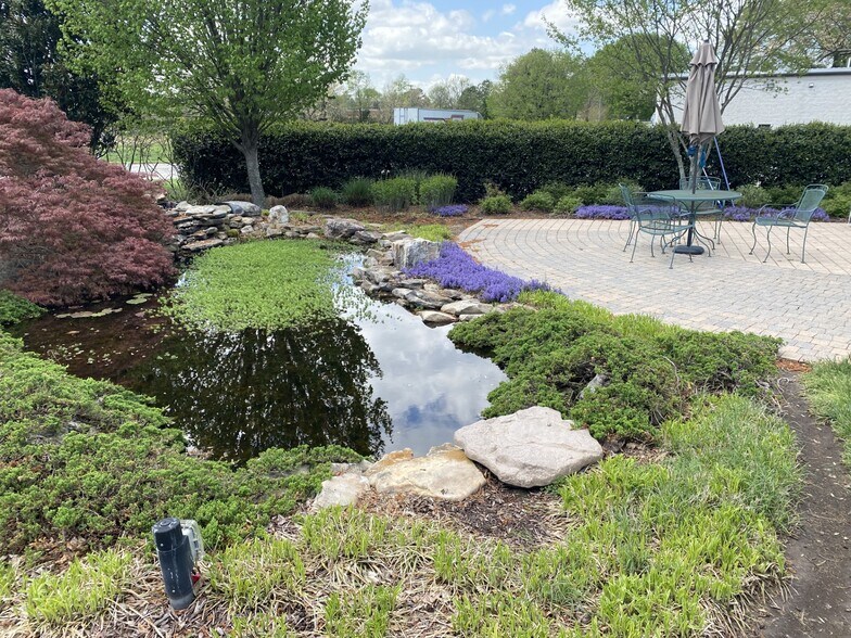 1820 Ruffin Mill Cir, South Chesterfield, VA à louer - Photo du bâtiment - Image 2 de 7