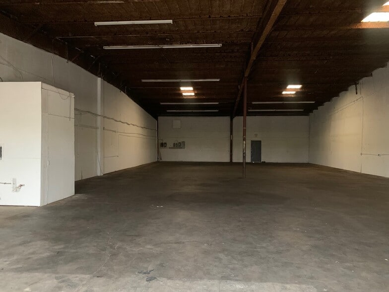 10302-10308 Cash Rd, Stafford, TX for lease - Building Photo - Image 3 of 26