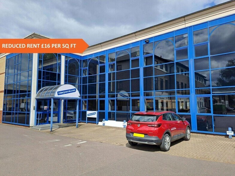 37 Gatwick Rd, Crawley à louer - Photo du bâtiment - Image 2 de 37