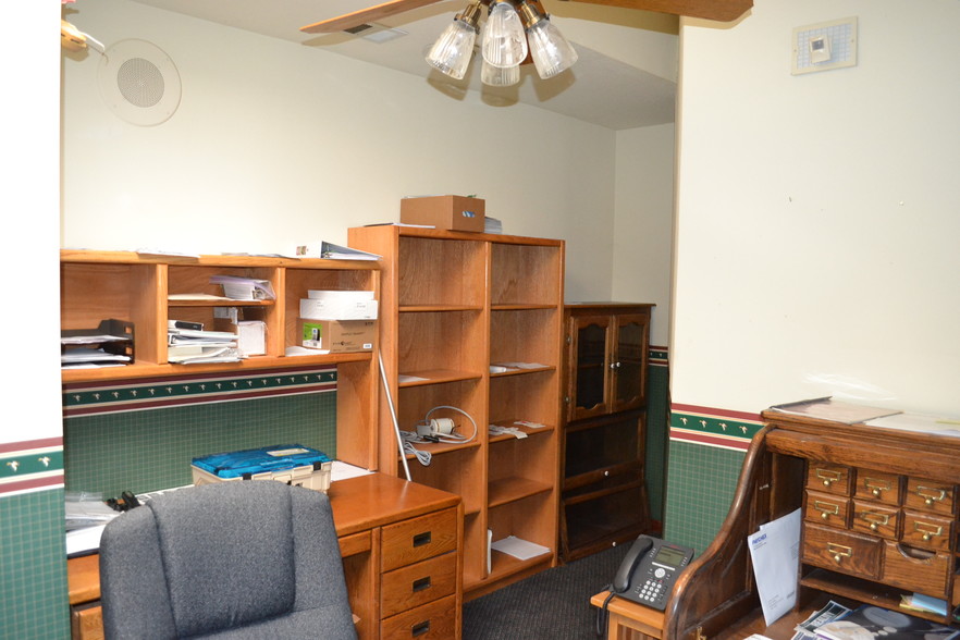 6161 Clark Rd, Paradise, CA for lease - Interior Photo - Image 3 of 30