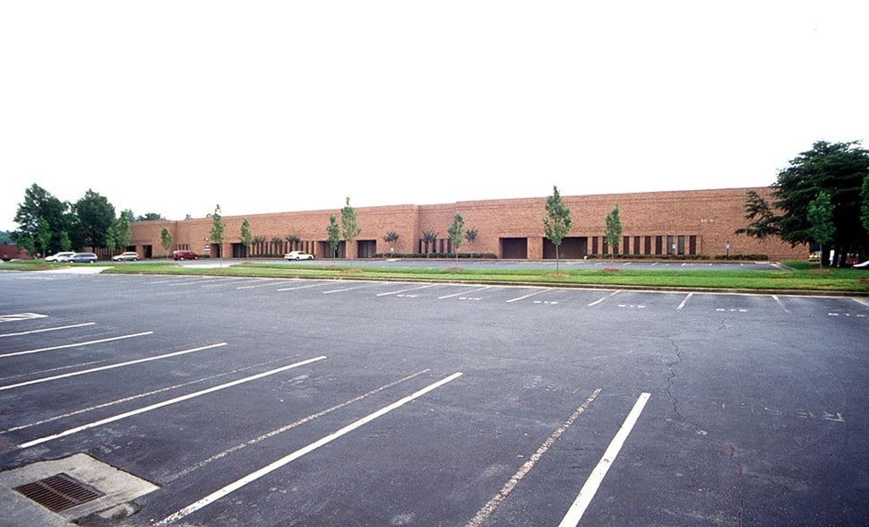 6510 Jimmy Carter Blvd, Norcross, GA for lease - Building Photo - Image 3 of 8