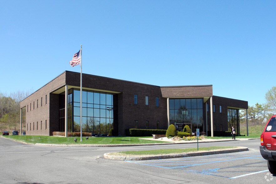 9 Washington Sq, Albany, NY for lease - Building Photo - Image 2 of 24