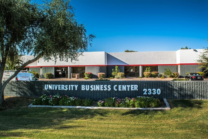 2330 W University Dr, Tempe, AZ à louer - Photo du bâtiment - Image 3 de 8