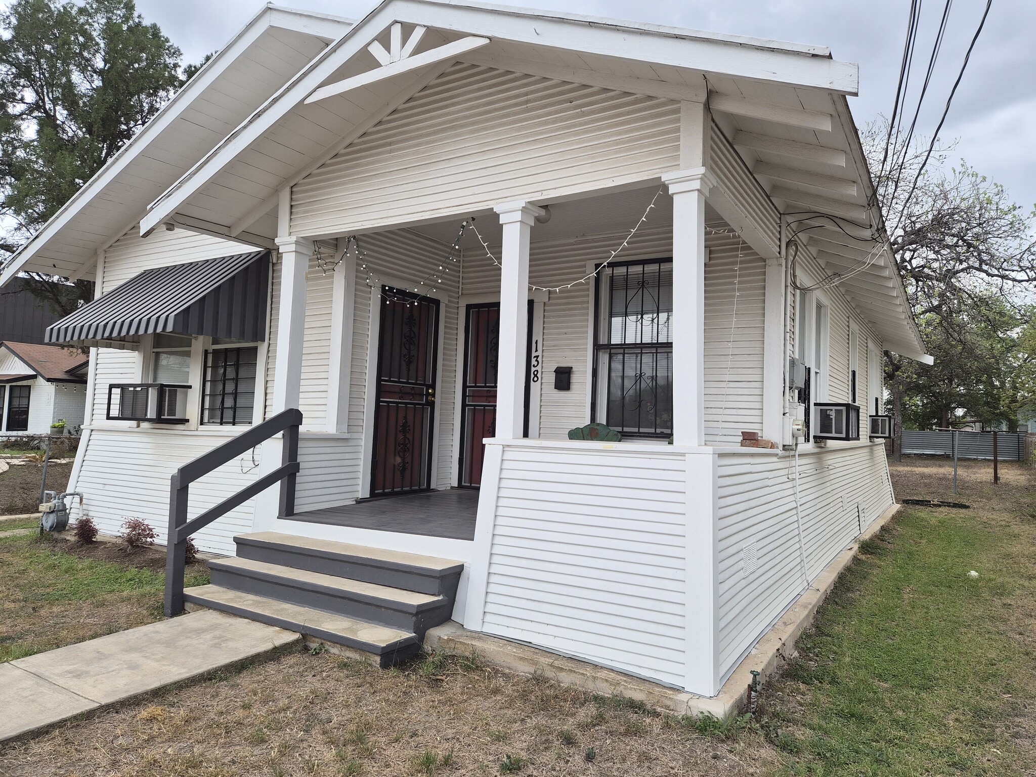 122/126/138 Lone Star Blvd portfolio of 3 properties for sale on LoopNet.ca Primary Photo- Image 1 of 10