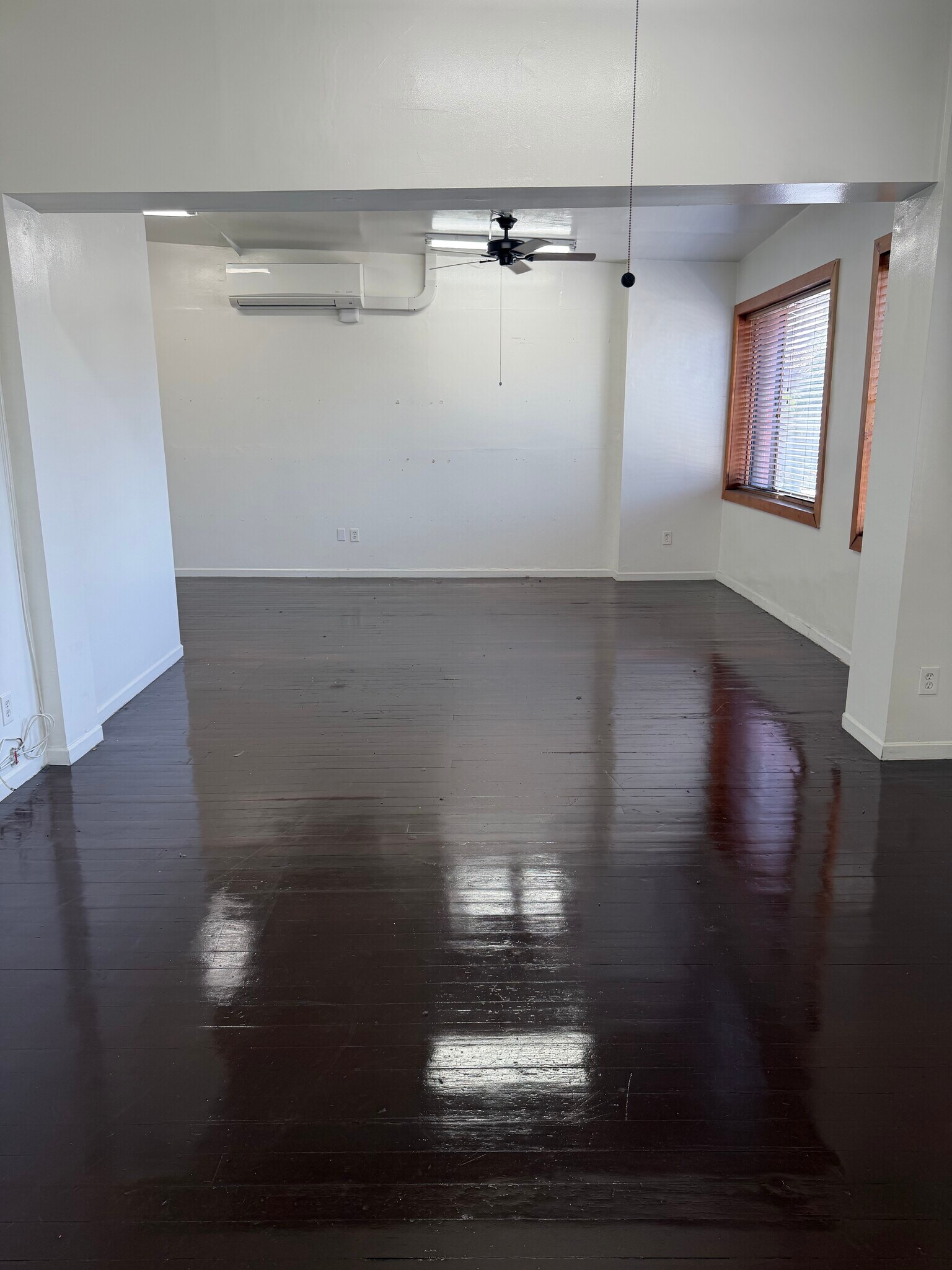 6025 Santa Monica Blvd, Los Angeles, CA for lease Interior Photo- Image 1 of 6