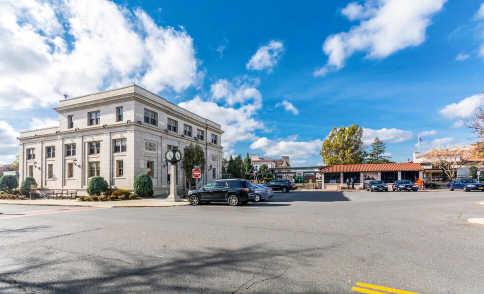 3-7 Pondfield Rd, Bronxville, NY à louer - Photo du bâtiment - Image 3 de 19