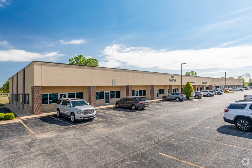 1002 SW Westpark Dr, Bentonville, AR for lease - Building Photo - Image 2 of 5