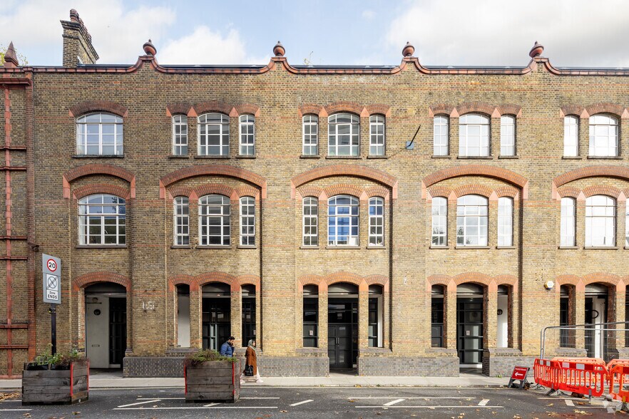 154-156 Blackfriars Rd, Londres à louer - Photo du bâtiment - Image 2 de 2