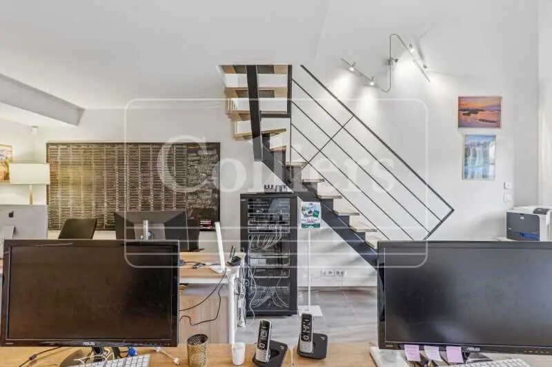 Office in Marseille for lease - Interior Photo - Image 2 of 9