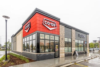 Plus de détails pour 9960 137 Av NW, Edmonton, AB - Commerce de détail à louer