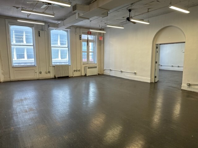 552-556 Broadway, New York, NY for lease - Interior Photo - Image 2 of 16