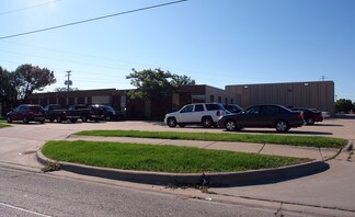 Plus de détails pour 16000 Common Rd, Roseville, MI - Industriel à vendre