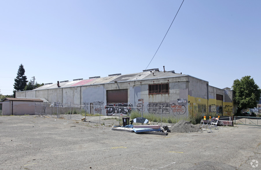 764 107th Ave, Oakland, CA for sale - Primary Photo - Image 1 of 1