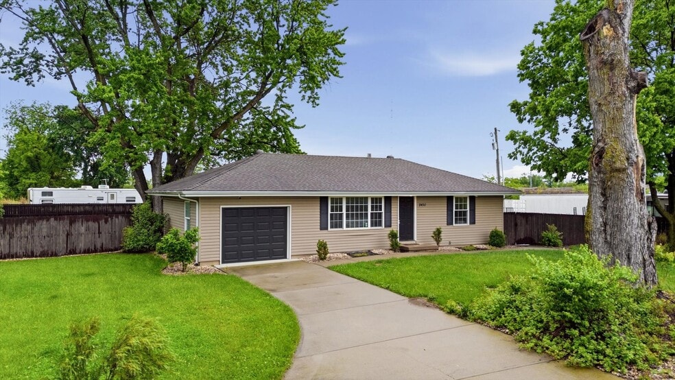 2450 NW Lowenstein Dr, Lee's Summit, MO à vendre - Photo du bâtiment - Image 1 de 60
