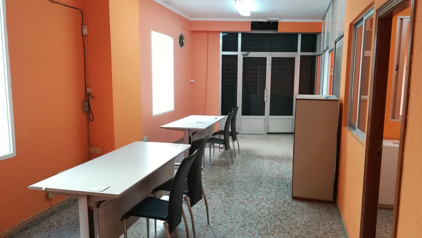 Retail in Algemesí, Valencia for lease Building Photo- Image 1 of 8