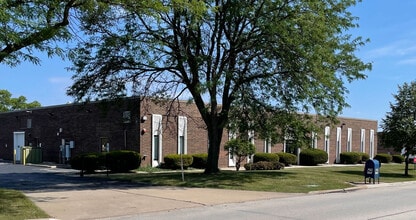 16W260 83rd St, Burr Ridge, IL à louer Photo du bâtiment- Image 1 de 4