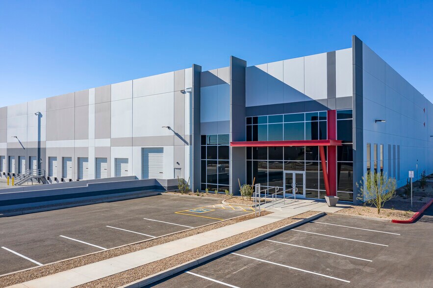 4250 E Superior Ave, Phoenix, AZ à louer - Photo du bâtiment - Image 2 de 17