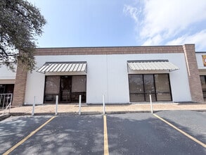 2411 NE Loop 410, San Antonio, TX for lease Interior Photo- Image 1 of 3