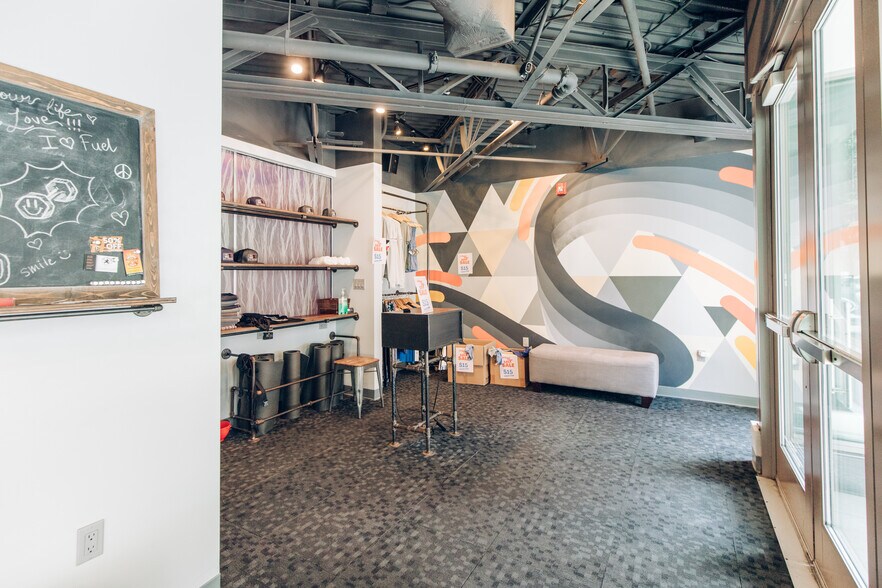 110 SW Yamhill St, Portland, OR à louer - Photo intérieure - Image 3 de 4