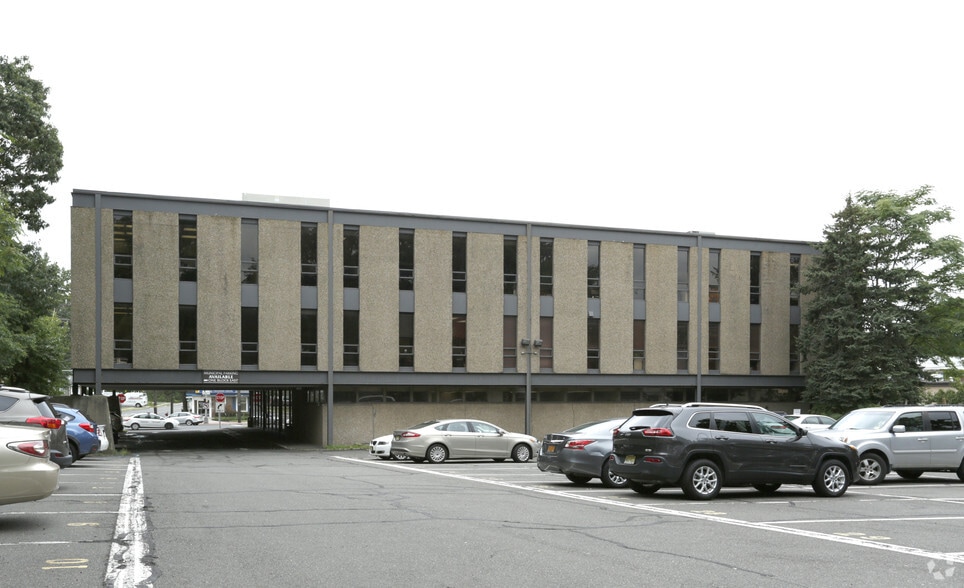 1435 Morris Ave, Union Township, NJ à louer - Photo du bâtiment - Image 2 de 2