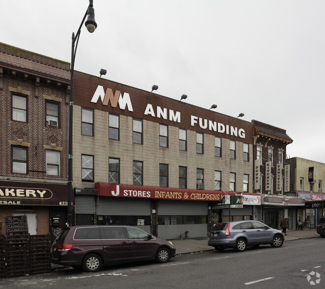 3813 13th Ave, Brooklyn, NY à louer - Photo du bâtiment - Image 2 de 2