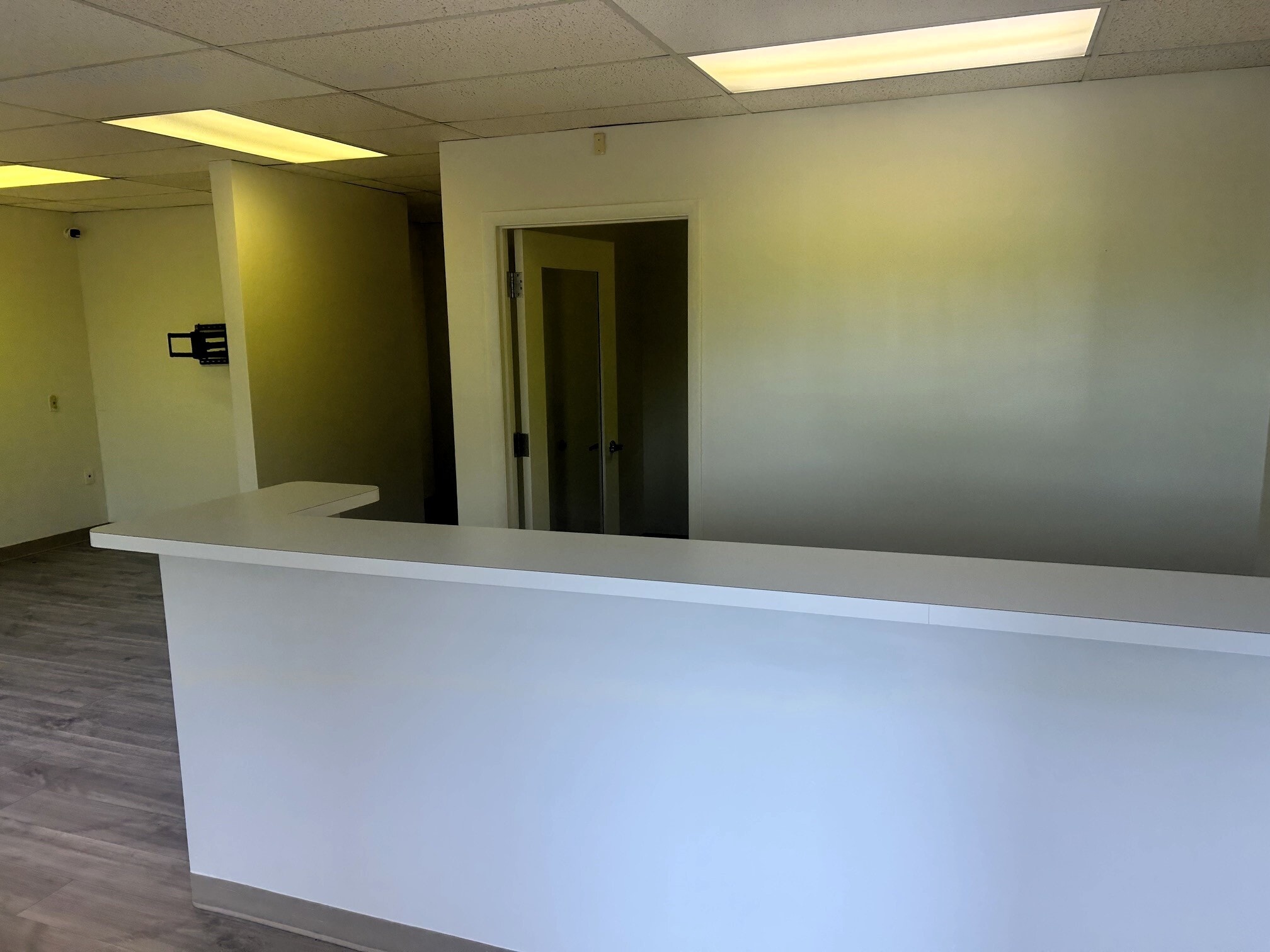 7923 Honeygo Blvd, Baltimore, MD for lease Interior Photo- Image 1 of 9