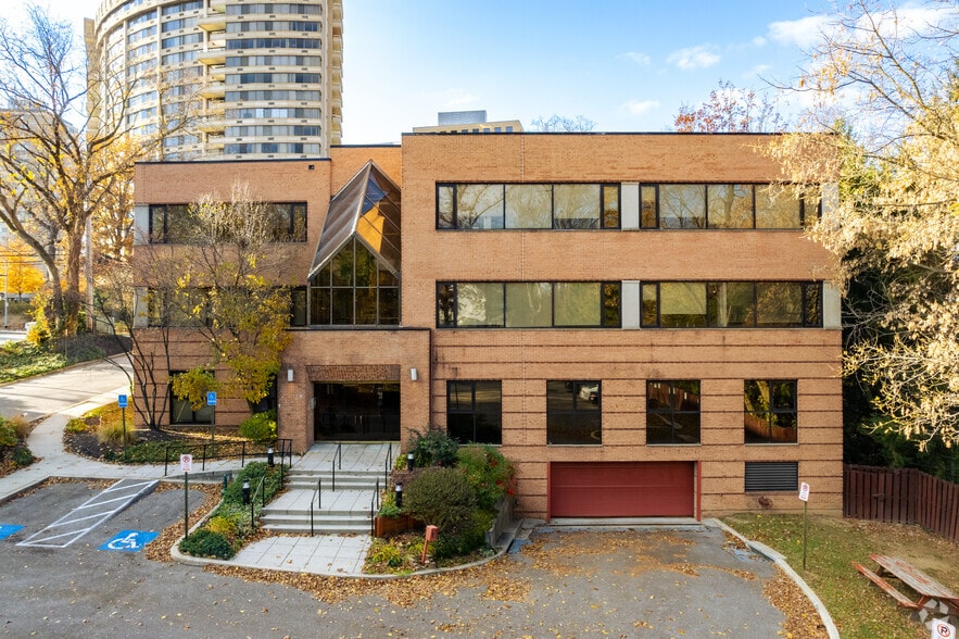 600 Fairmount Ave, Towson, MD à vendre - Photo du bâtiment - Image 2 de 9