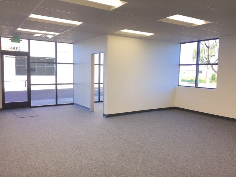4092 Metro Dr, Stockton, CA à louer - Photo intérieure - Image 2 de 4