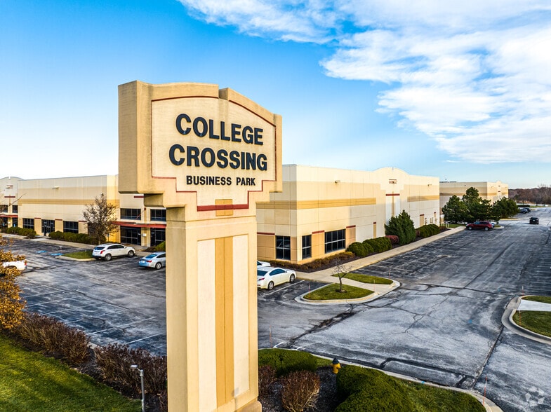 11036-11064 Strang Line Rd, Lenexa, KS for lease - Building Photo - Image 3 of 4