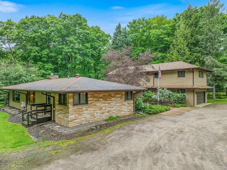 1181 4th Ave N, Park Falls, WI à vendre - Photo principale - Image 2 de 6