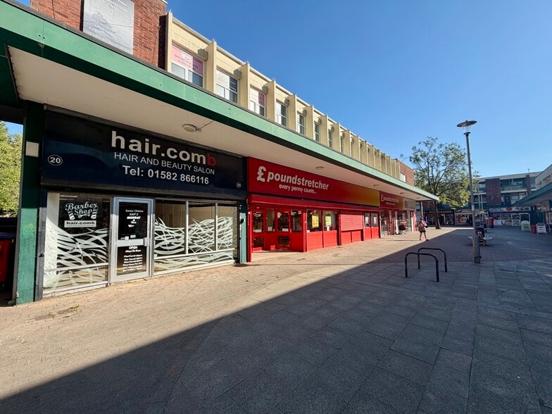 20 Bedford Sq, Dunstable for lease - Building Photo - Image 2 of 2